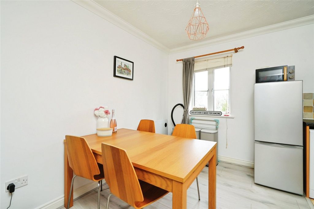 Additional image 5 of 2 bed flat for saleCorncrake Way, Bicester, Oxfordshire OX26
