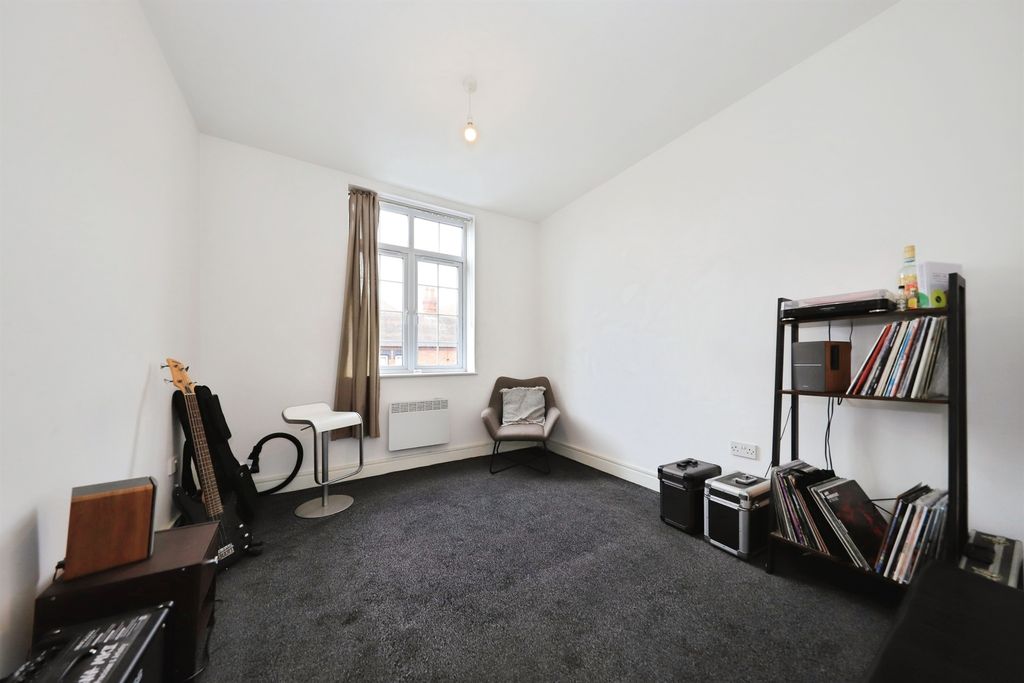 Additional image 9 of 2 bed flat for saleBlackwell Street, Kidderminster DY10