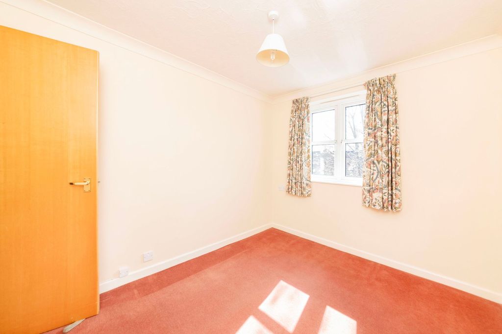 Additional image 7 of 2 bed flat for saleMill Stream Court, Abingdon OX14