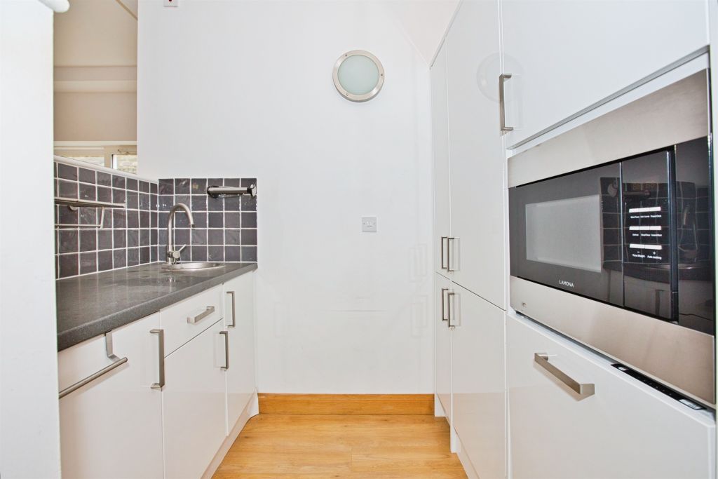 Additional image 4 of 2 bed flat for saleAbbey Street, Crewkerne TA18