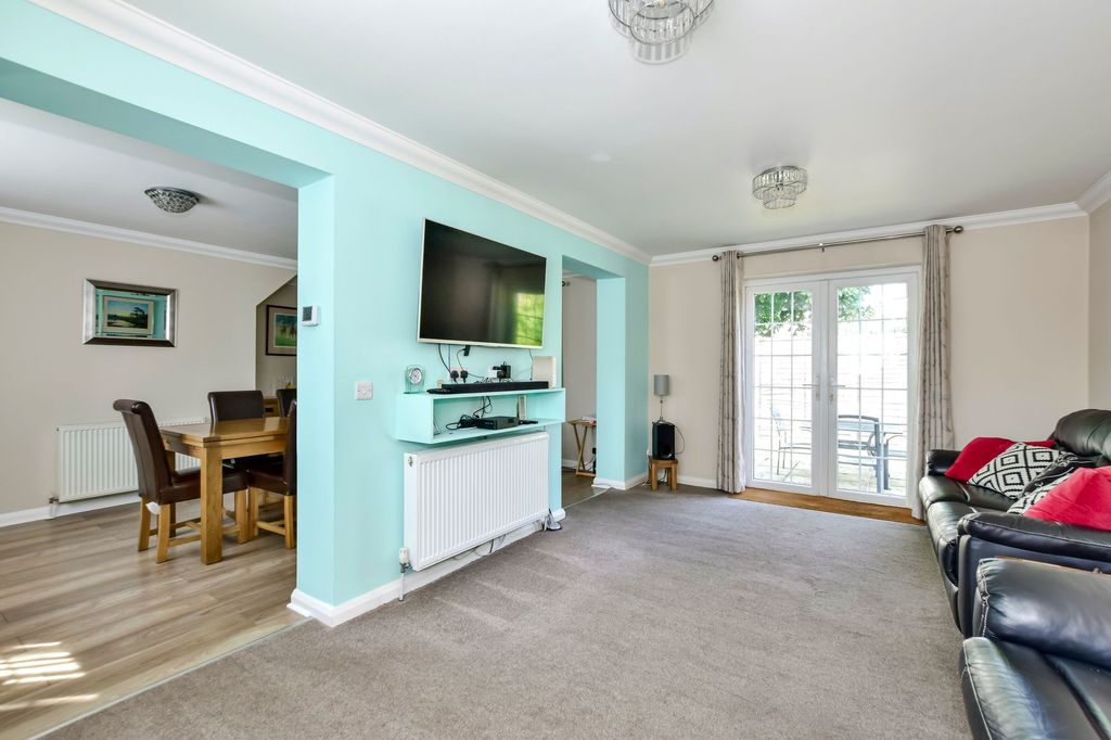 Additional image 2 of 3 bed detached house for saleOak Green, Abbots Langley WD5