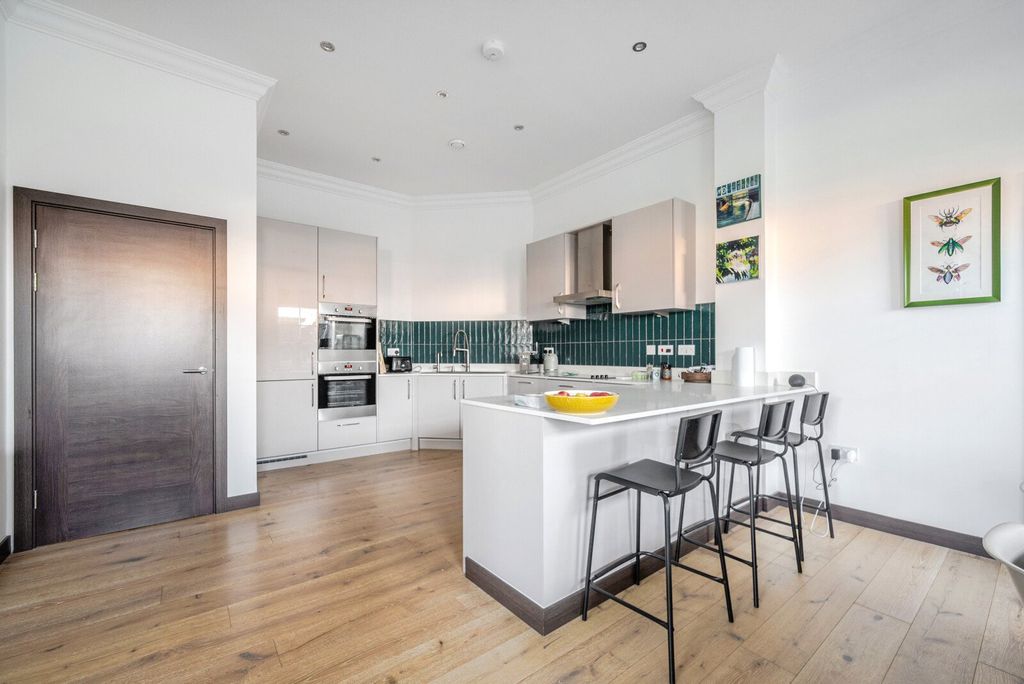 Additional image 16 of 3 bed flat for saleMccarthy Crescent, Wellesley, Aldershot GU11