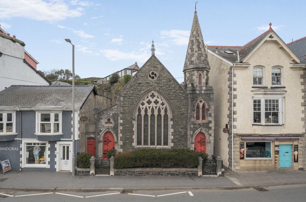 4 bed detached house for saleSea View Terrace, Aberdovey, Gwynedd LL35