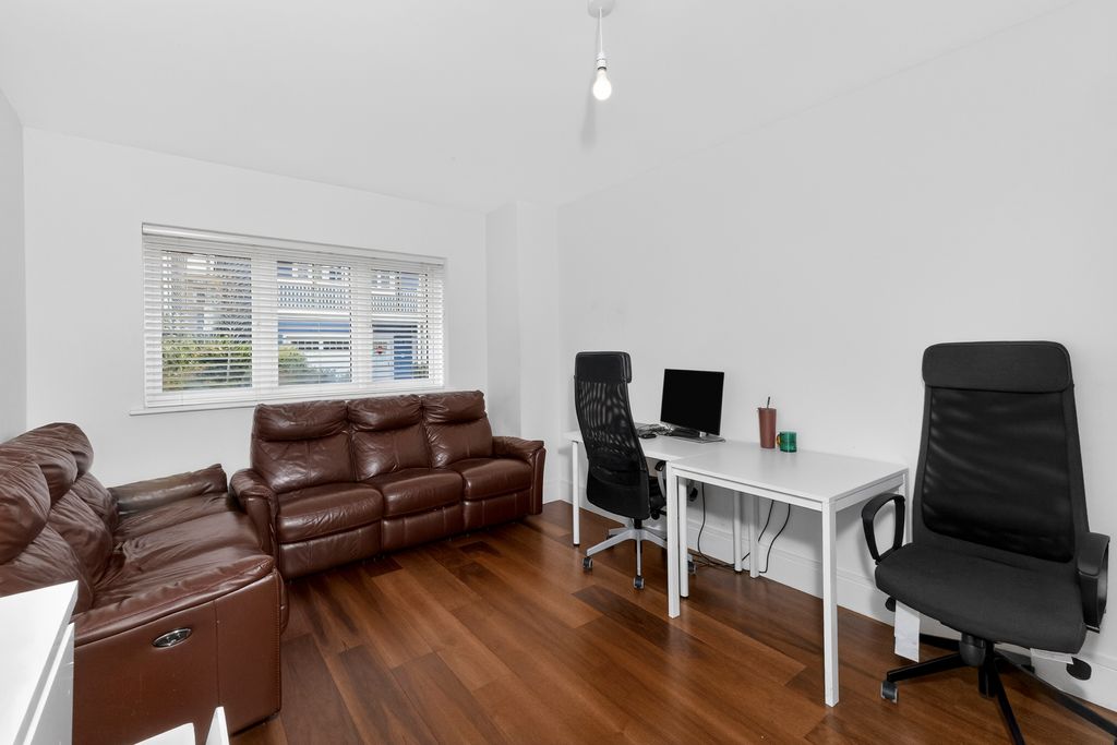Additional image 6 of 5 bed semi-detached house for saleChamplain Street, Reading RG2