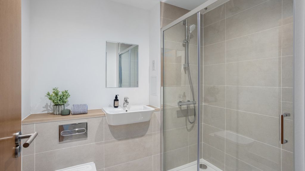 Additional image 12 of 2 bed flat for saleFlagstaff Road, Reading RG2