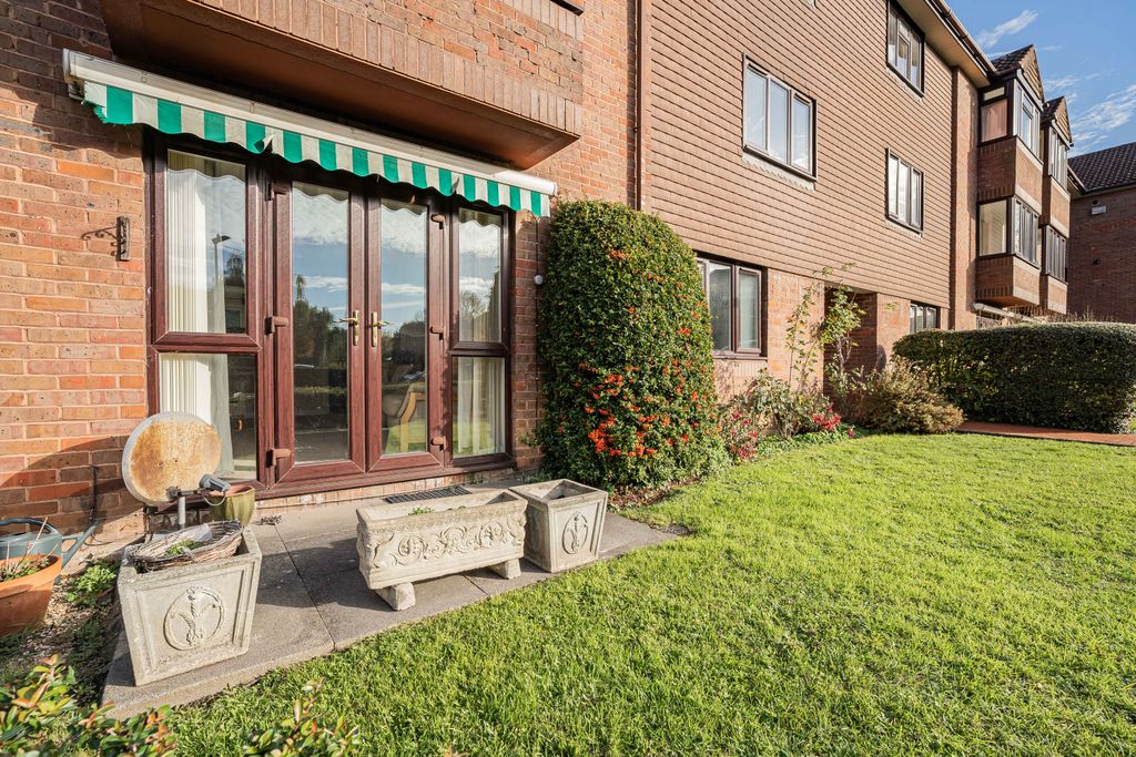 Additional image 8 of 2 bed flat for saleBroadwater, Berkhamsted HP4