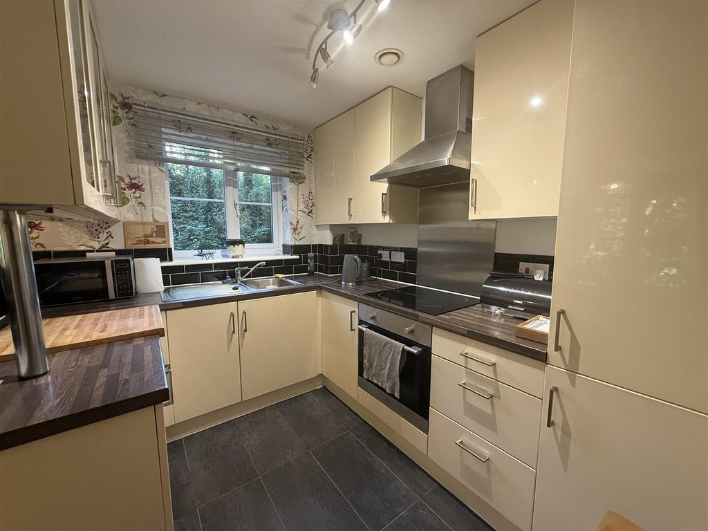 Additional image 4 of 2 bed flat for saleBramble Court, Millbrook, Stalybridge SK15