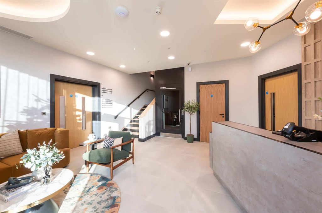 Additional image 9 of 2 bed flat for saleFlagstaff Road, Reading RG2