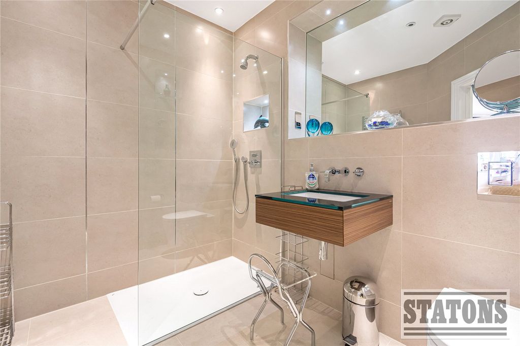 Additional image 19 of 3 bed flat for saleCockfosters Road, Barnet EN4