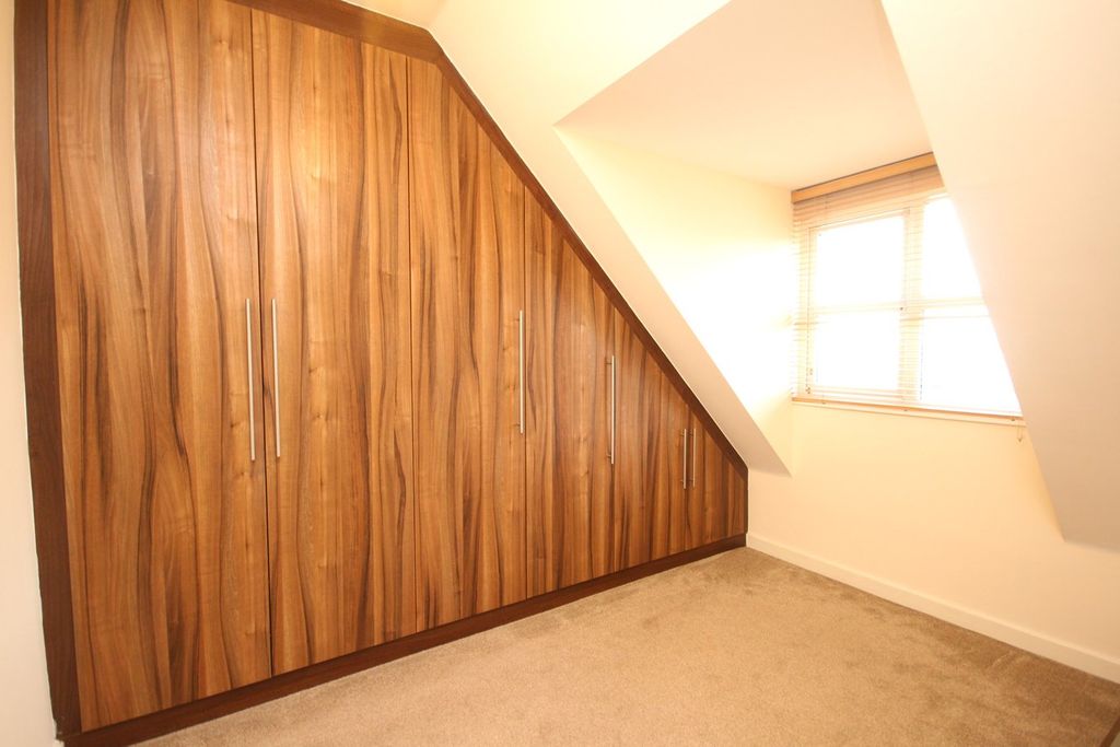 Additional image 7 of 2 bed flat for saleDunkerley Court, Birds Hill, Letchworth Garden City SG6