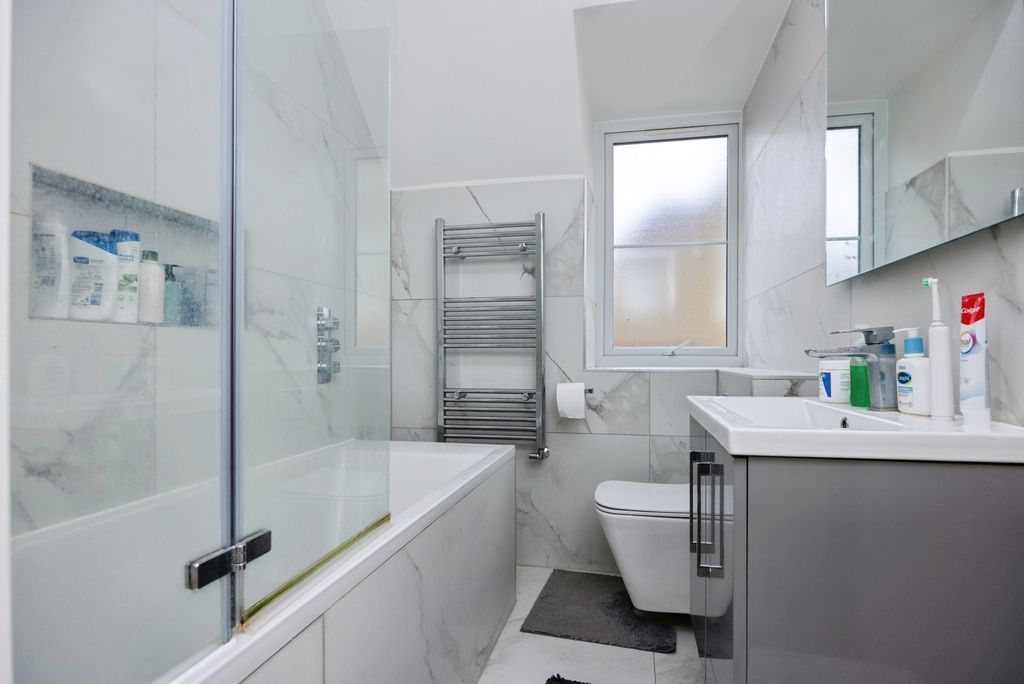 Additional image 7 of 2 bed maisonette for saleEggars Hill, Aldershot, Hampshire GU11
