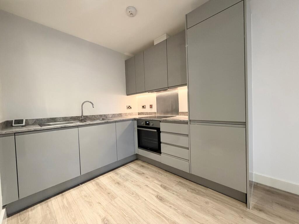 Additional image 4 of Broadoaks, Streetsbrook Road