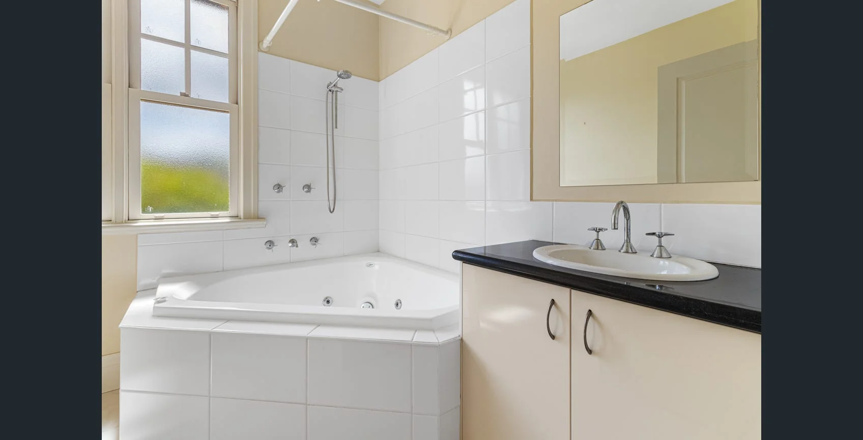 Additional image 10 of 2/33 Peate Avenue, Glen Iris VIC 3146