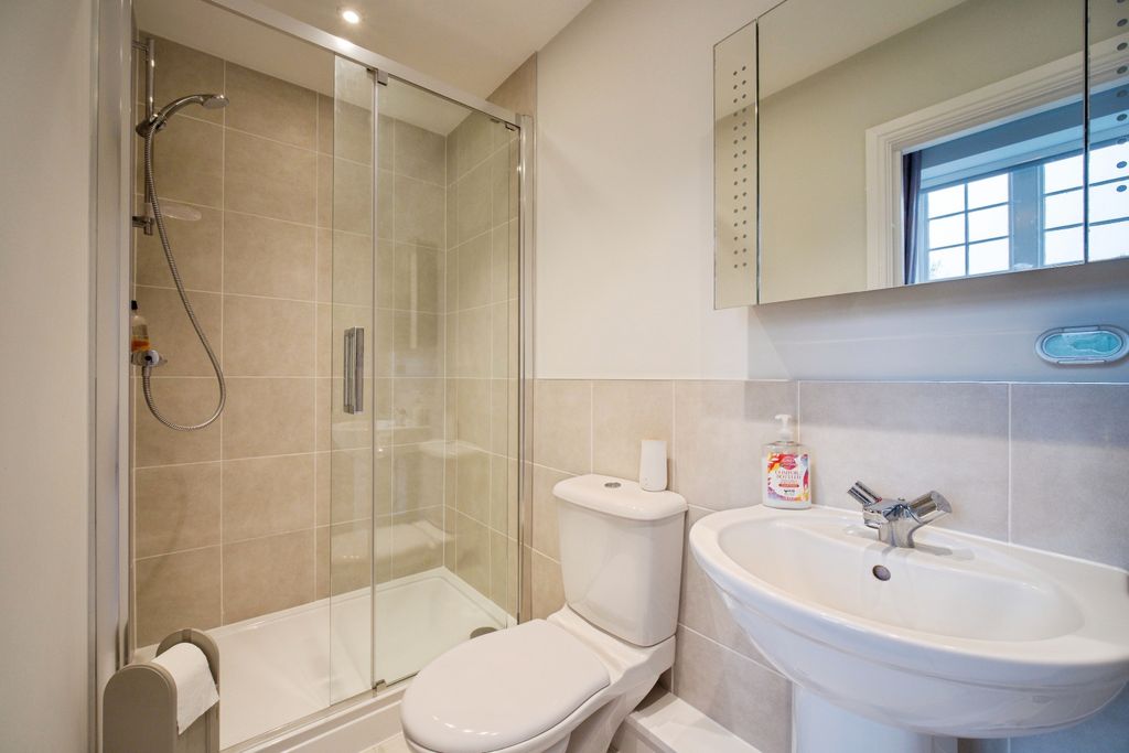Additional image 16 of 2 bed flat for saleHospital Hill, Aldershot GU11