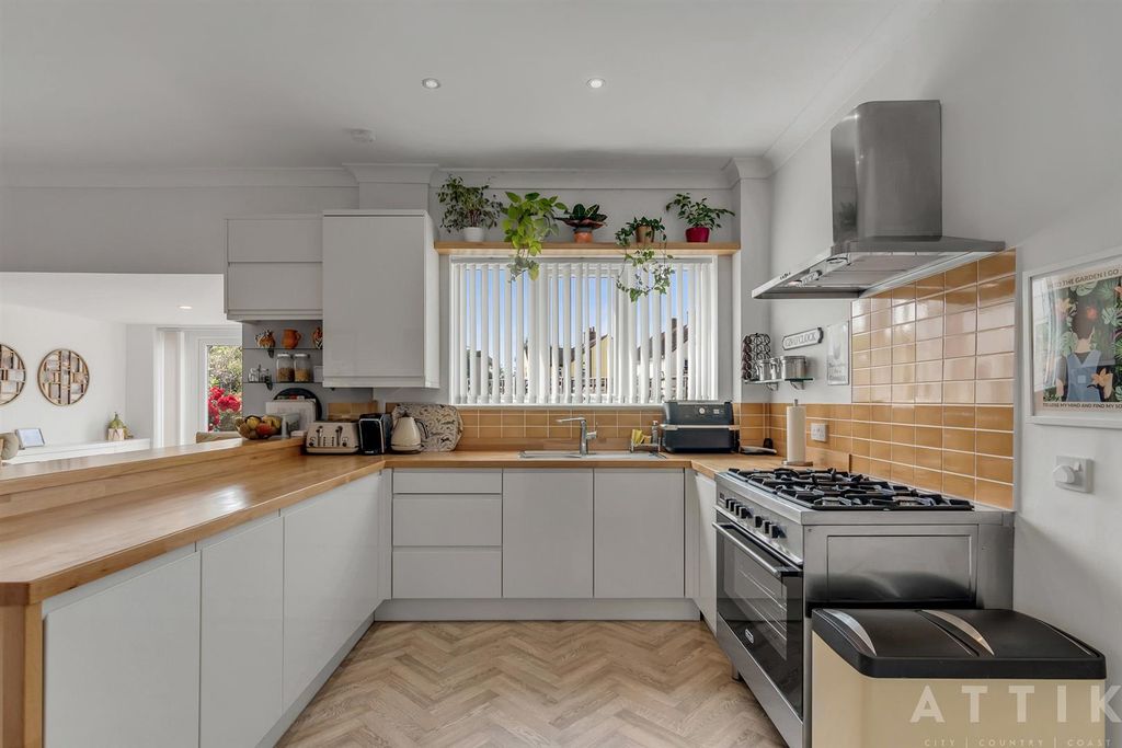 Additional image 3 of 4 bed semi-detached house for saleUpper Avenue, Halesworth IP19