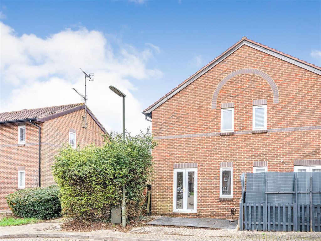 Additional image 5 of 1 bed end terrace house for saleLittlemead, Woking GU21