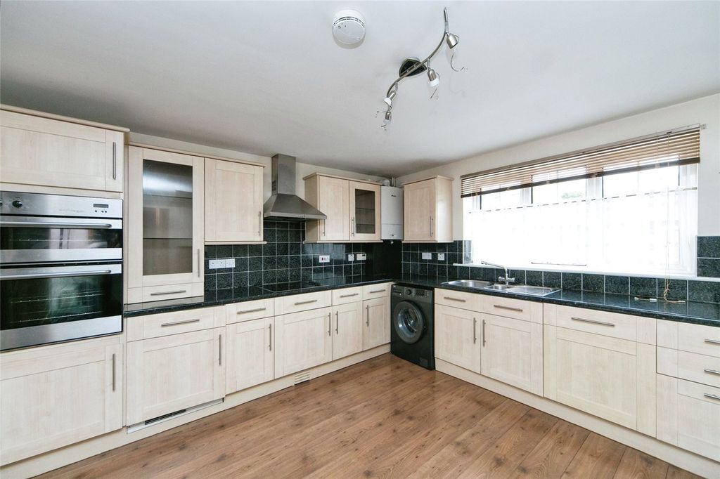 3 bed maisonette for saleErw Gron, Bethesda, Gwynedd LL57