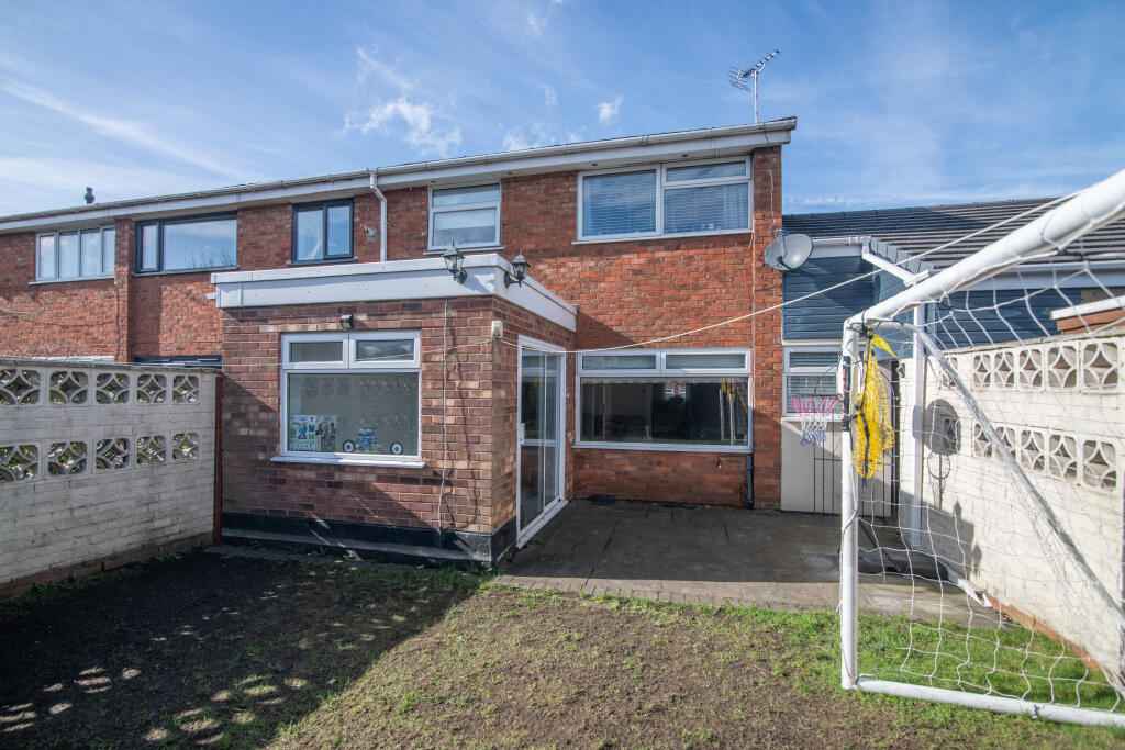 Stanway Gardens, West Bromwich photo 5