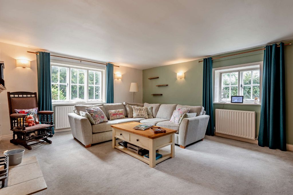 Additional image 7 of 6 bed detached house for saleEast Street, Billingshurst, West Sussex RH14