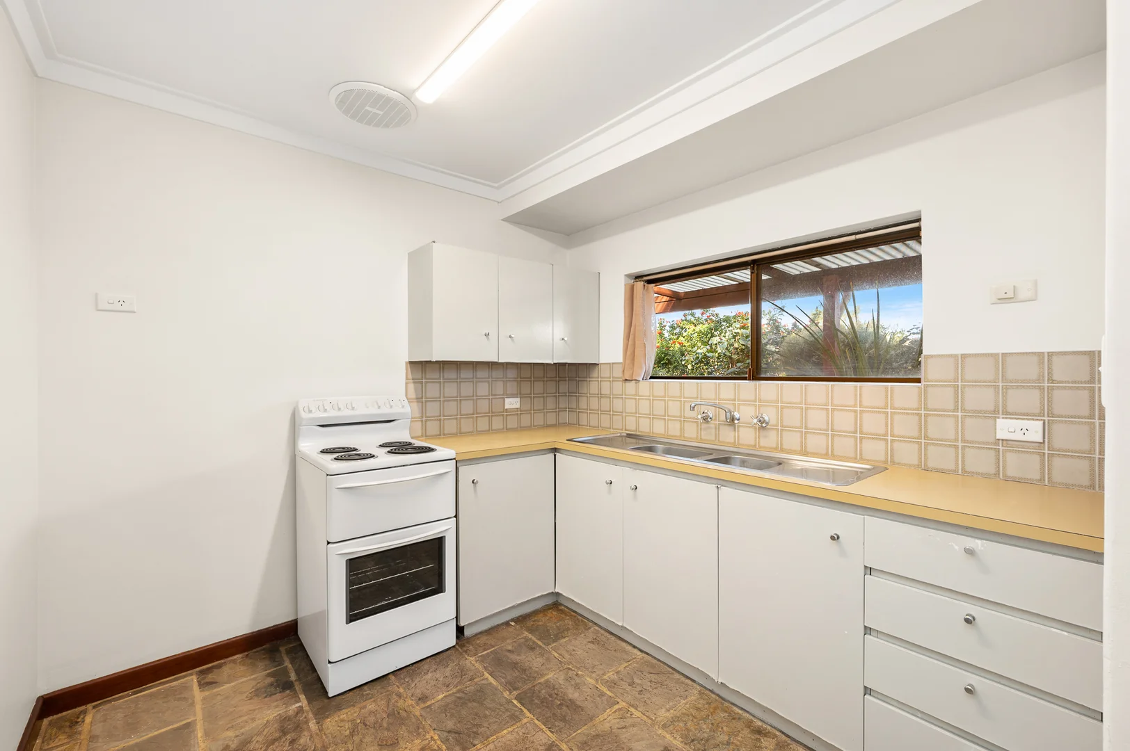 Additional image 7 of 1/114 Petra Street, Bicton WA 6157