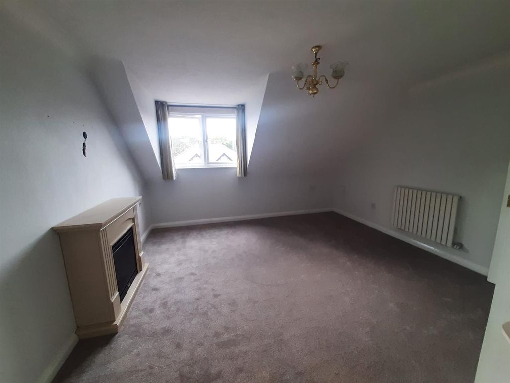 Additional image 4 of 2 bed flat for saleBreakspear Court, The Cresent, Abbots Langley WD5