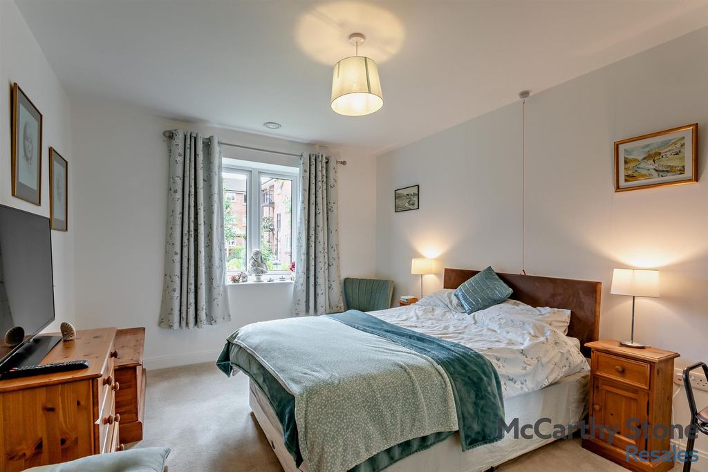 Additional image 6 of 2 bed flat for saleOakhill Place, High View, Bedford, Bedfordshire MK41