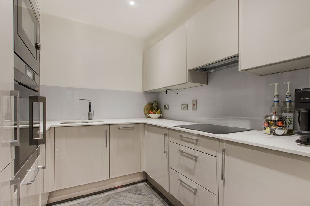 Additional image 11 of 2 bed flat for sale4, Regal Walk, Bexleyheath DA6