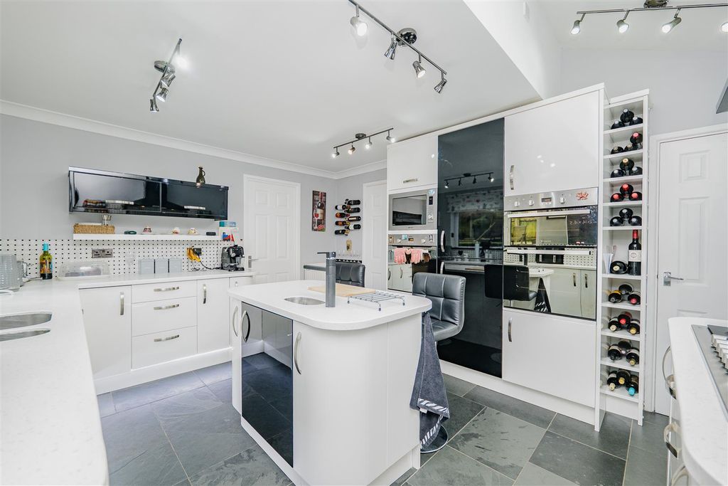 Additional image 12 of 5 bed detached house for saleSherbourne Close, Barry CF62