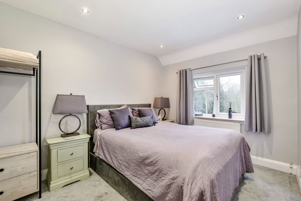 Additional image 18 of 4 bed semi-detached house for saleGallows Hill Lane, Abbots Langley WD5
