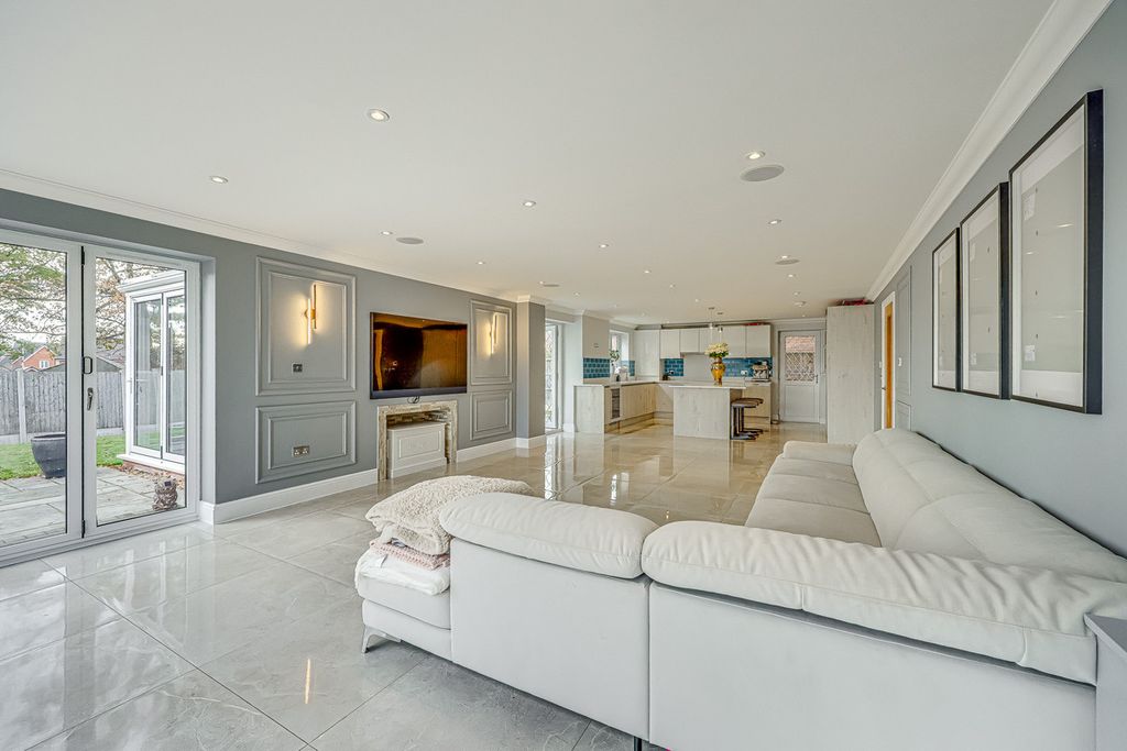Additional image 5 of 5 bed detached house for saleSwale Road, Benfleet SS7