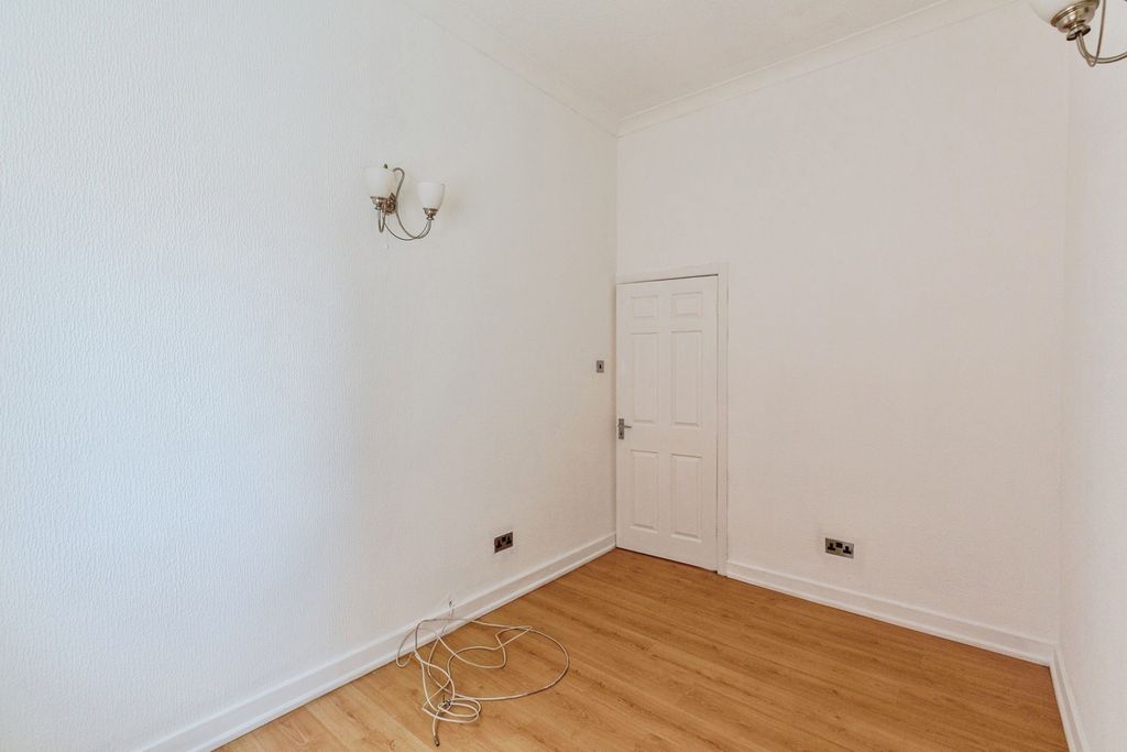 Additional image 11 of 3 bed flat for saleNorth Promenade, Lytham St. Annes, Lancashire FY8