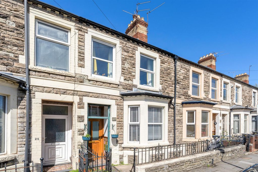 3 bed terraced house for saleArran Street, Cardiff CF24