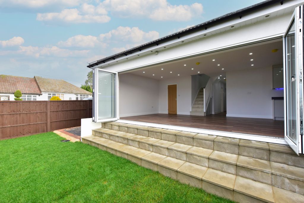 Additional image 23 of 3 bed semi-detached bungalow for saleThe Courtway, Watford WD19