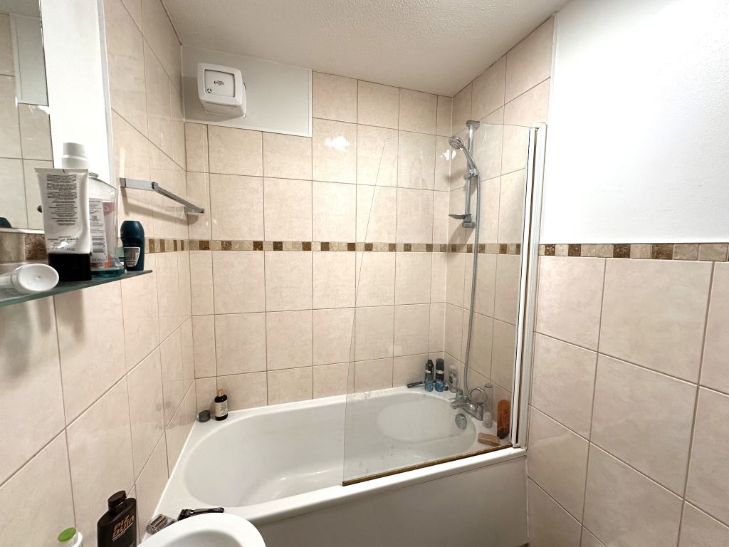 Additional image 8 of 1 bed flat for saleGoldsworth Park, Woking GU21