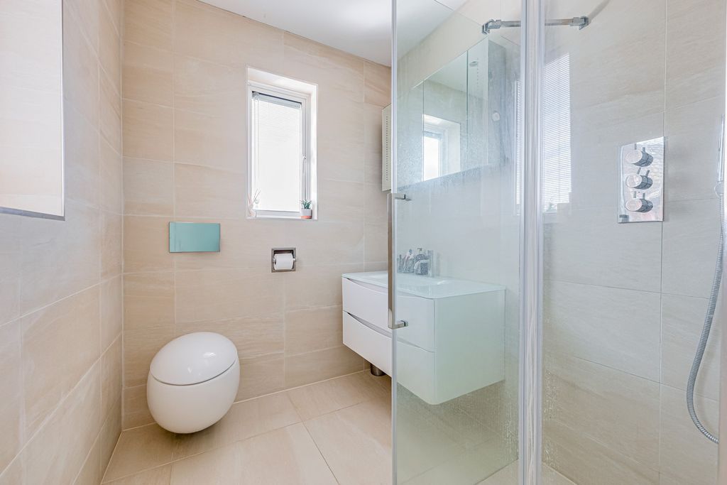 Additional image 38 of 5 bed detached house for saleHomestead Gardens, Hadleigh SS7
