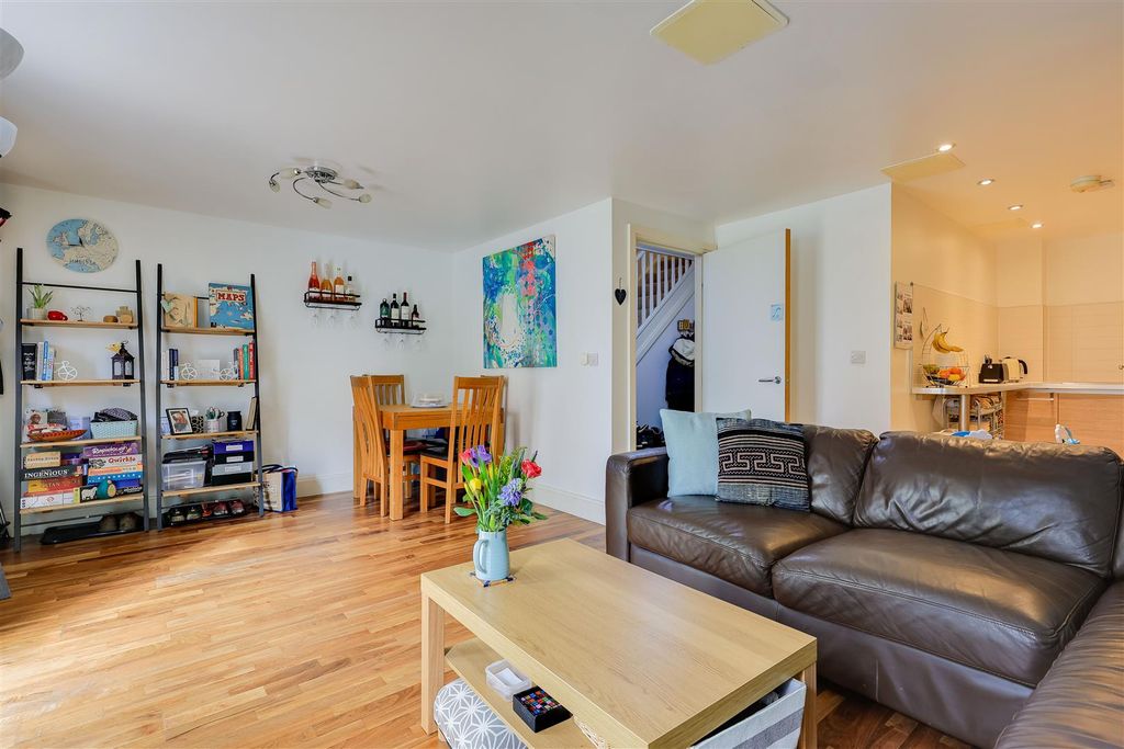 Additional image 6 of 2 bed maisonette for salePepys Court, Cambridge CB4