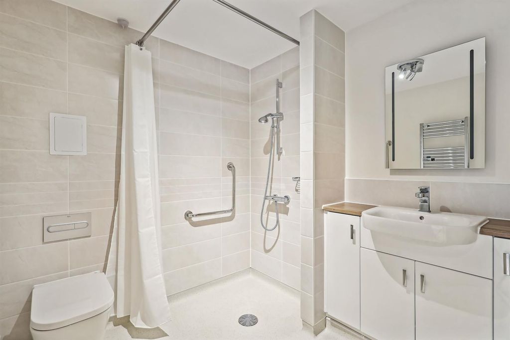 Additional image 8 of 2 bed flat for saleWayfarer Place, The Dean, Alresford SO24