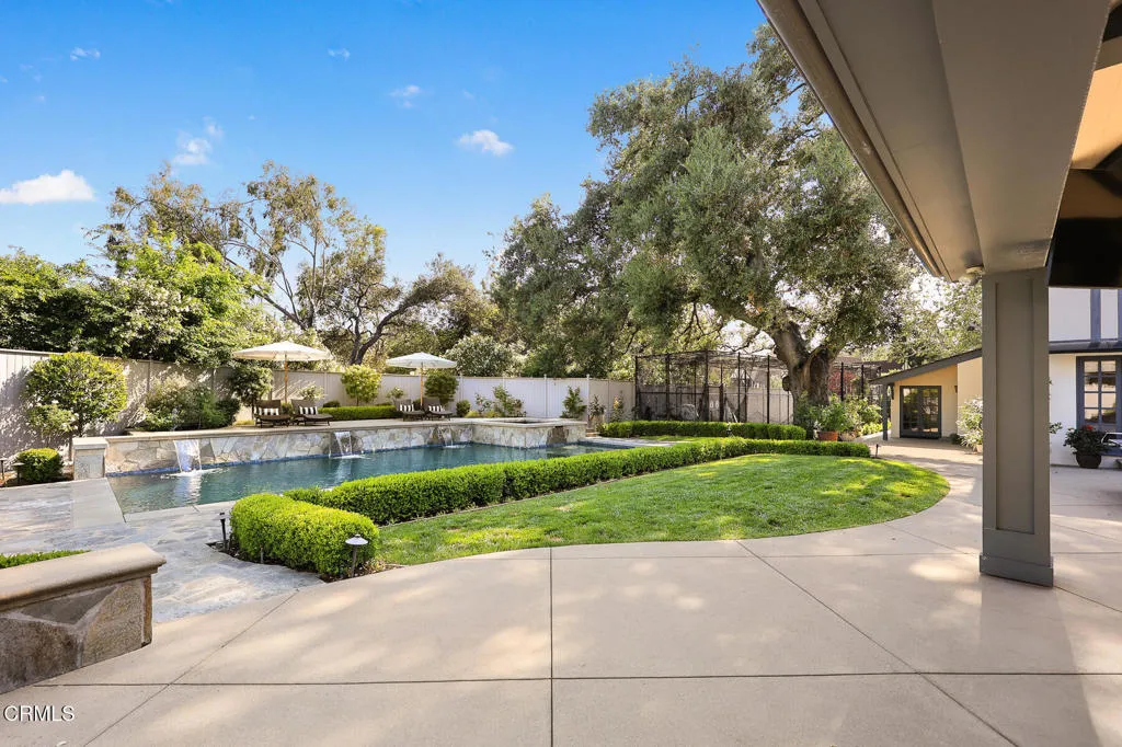 Additional image 132 of 555 Meadow Grove Street, La Canada Flintridge, CA 91011