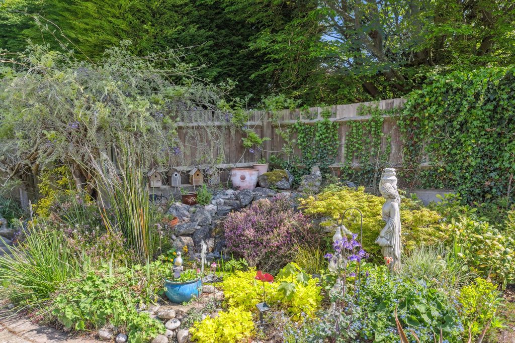 Additional image 16 of 4 bed detached house for saleThe Glebe, Weston Turville HP22