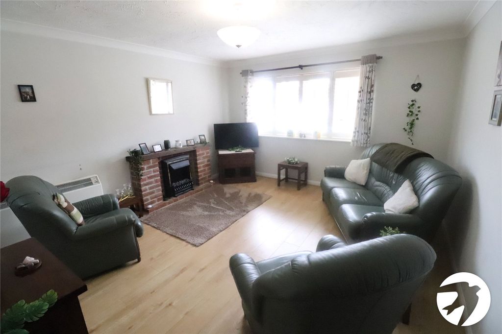 Additional image 4 of 2 bed flat for saleCheshunt Road, Belvedere DA17