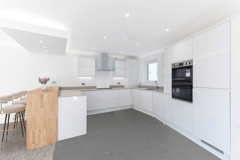 2 bed flat for saleCroftbank Crescent, Bothwell, Glasgow, South Lanarkshire G71 photo 5