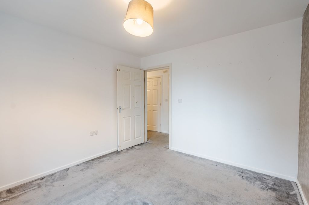 Additional image 4 of 2 bed flat for saleHighfield Chase, Dewsbury WF13