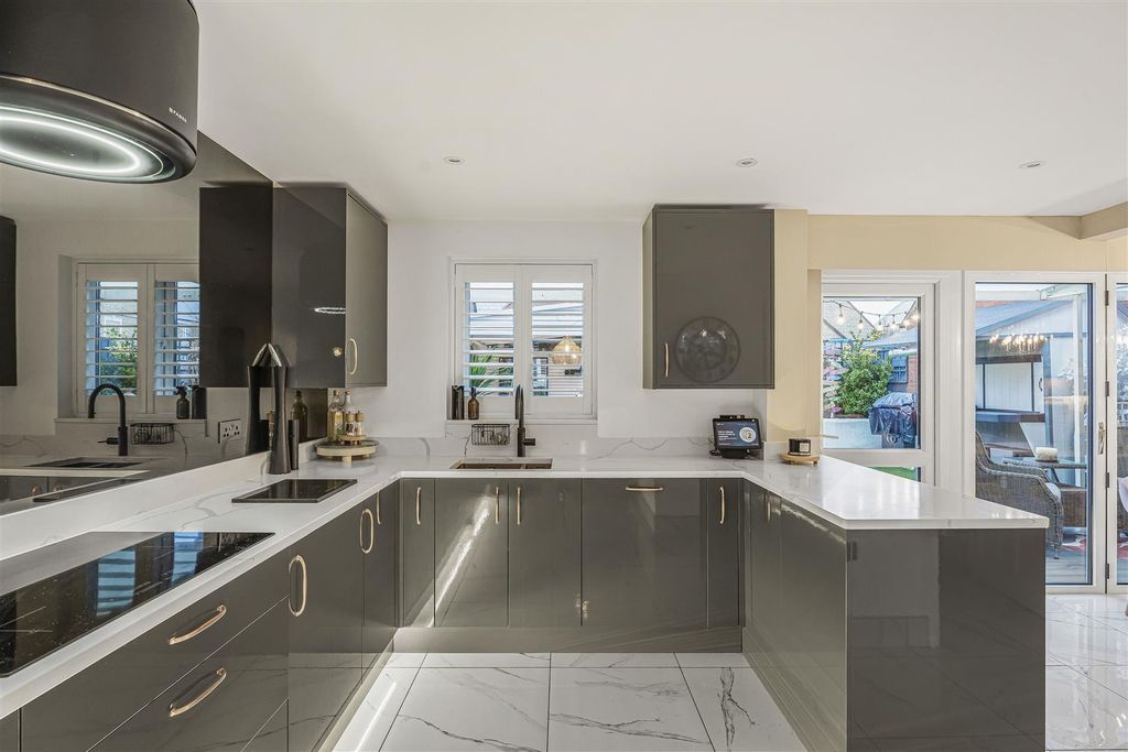 Additional image 2 of 5 bed detached house for saleAscot Way, Bicester OX26