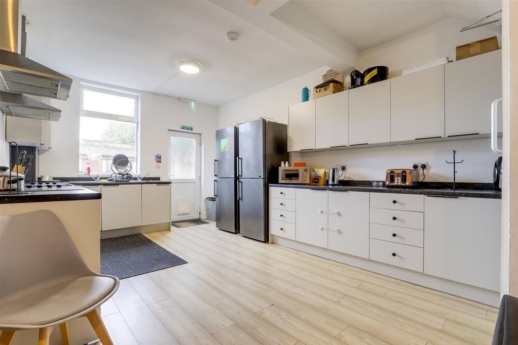 Additional image 2 of 6 bed semi-detached house for saleStation Road, Ilkeston DE7