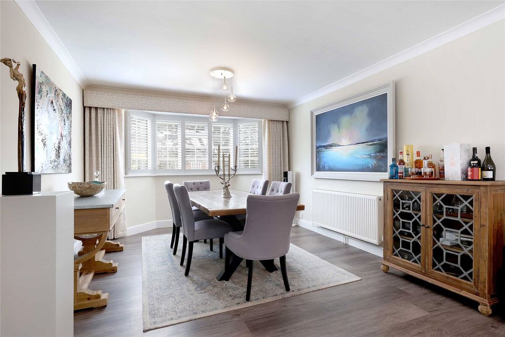 Additional image 3 of 4 bed flat for saleGrove Road, Beaconsfield, Buckinghamshire HP9