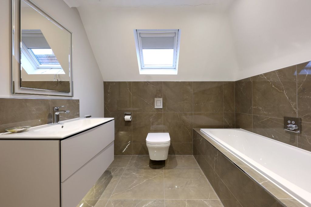 Additional image 19 of 6 bed detached house for saleGregories Farm Lane, Beaconsfield, Buckinghamshire HP9