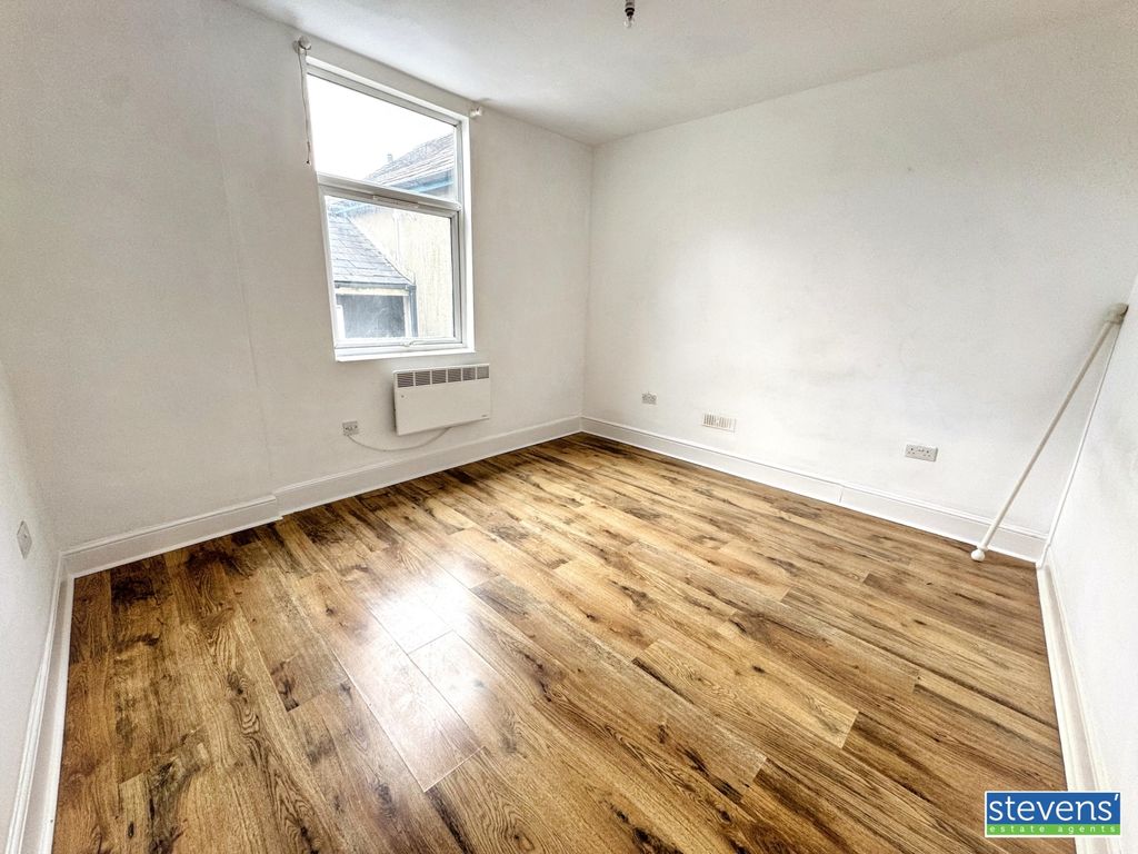 Additional image 3 of 2 bed flat for saleSt James Court, Okehampton, Devon EX20