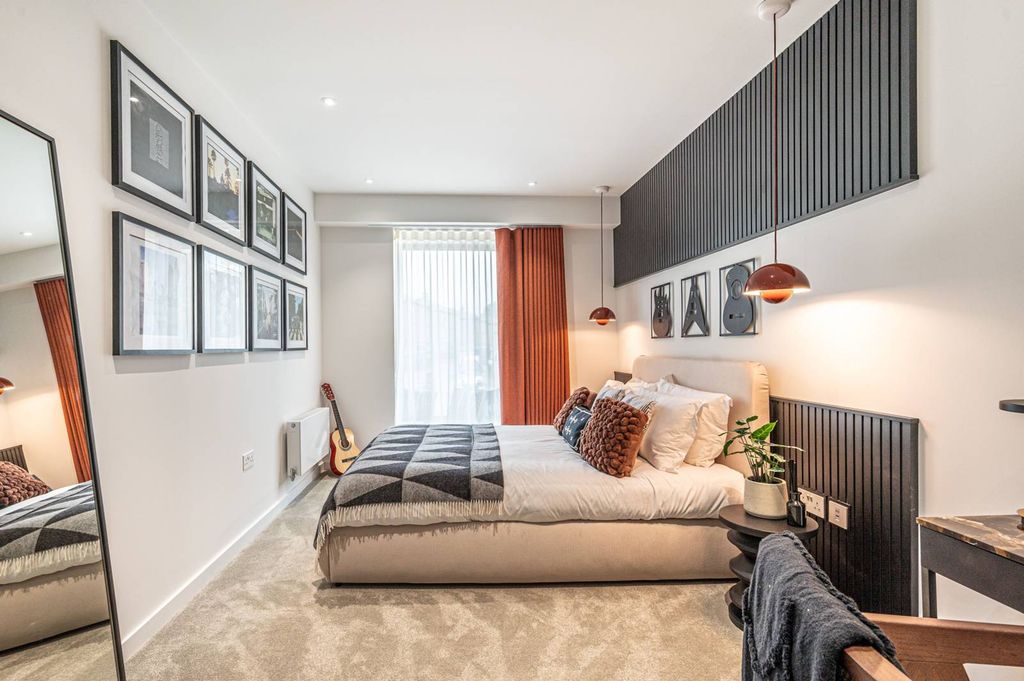 3 bed flat for saleTrent Park, Enfield EN4