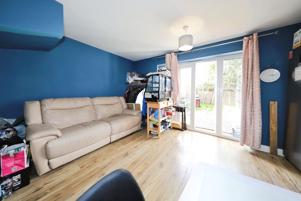 Additional image 2 of 3 bed semi-detached house for saleHemlock Way, Bilston, West Midlands WV14