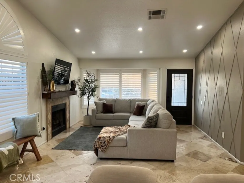 Additional image 10 of 9765 Venus Lane, Fontana, CA 92335